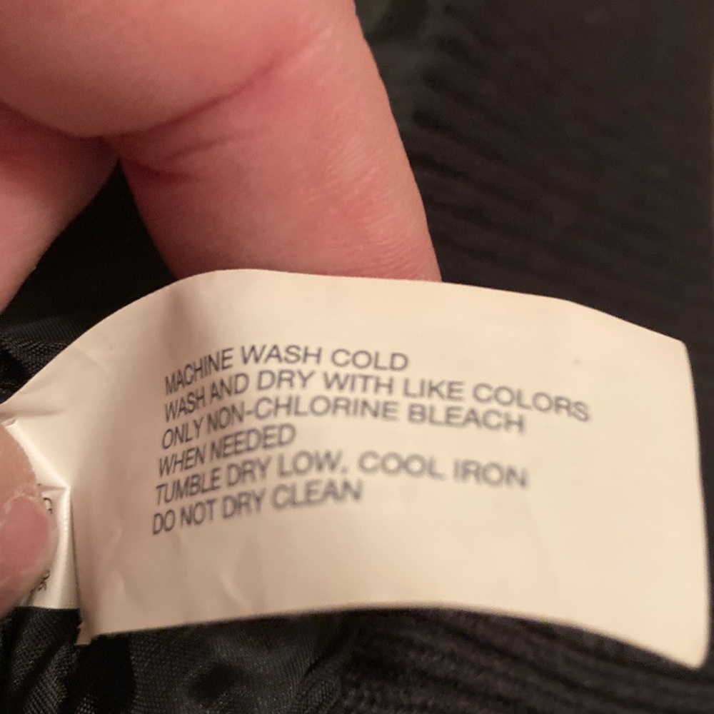 GAP Black Outerwear Vest - Picture 4 of 4